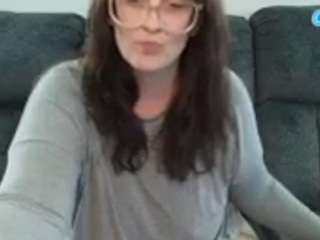 BustyHousewife