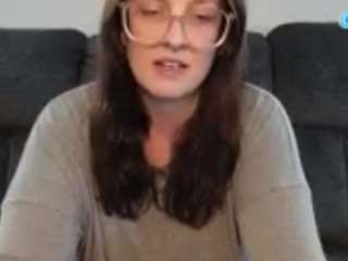bustyhousewife
