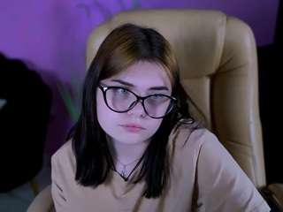 lola-bounty from CamSoda is Freechat