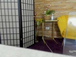 aisharouhi Live Webcam on CamSoda