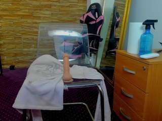 aisharouhi Live Webcam on CamSoda