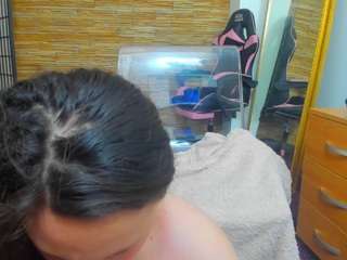 aisharouhi's CamSoda show and profile