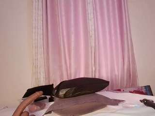 Live webcam model curvymelanin on Soda Cams