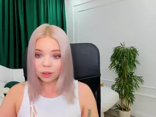 BloomingHeart's Live Sex Cam Show