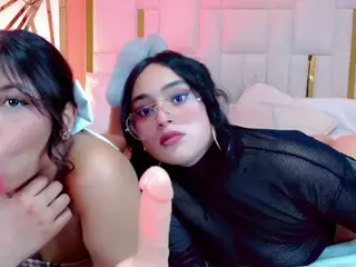 couplecumbonny's Live Sex Cam Show