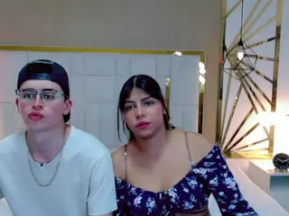 couplecumbonny's Live Sex Cam Show