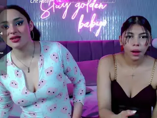 couplecumbonny's Live Sex Cam Show