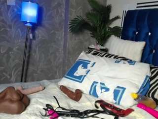 stacydash's CamSoda show and profile