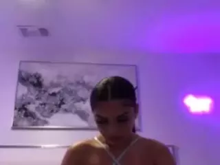 yumyyello's Live Sex Cam Show