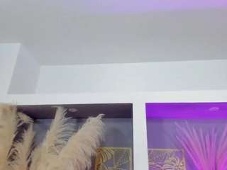 ariarusso's CamSoda show and profile