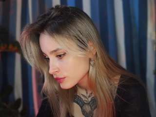 avivafaith Live Webcam on CamSoda