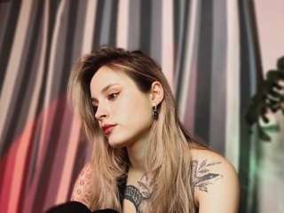 avivafaith's CamSoda show and profile