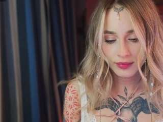 Avivafaith's cam show statistics and live stream