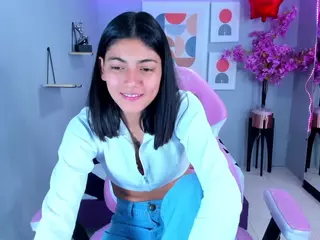 EmyT18's Live Sex Cam Show