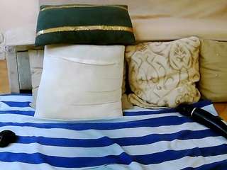 squirtymayagold live webcam show