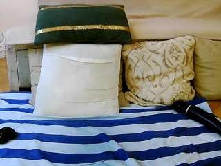 squirtymayagold live webcam show