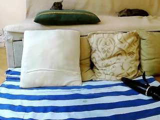 squirtymayagold live webcam show