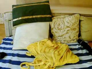 squirtymayagold live webcam show