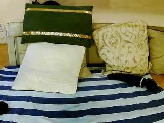 squirtymayagold live webcam show