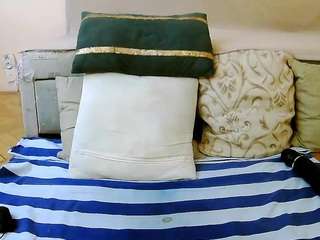 squirtymayagold live webcam show