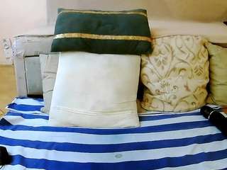 squirtymayagold live webcam show