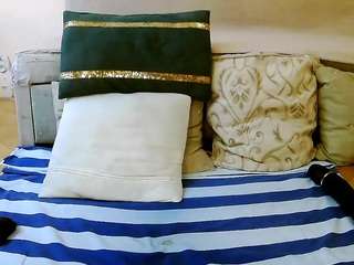 SquirtyMayaGold live webcam show