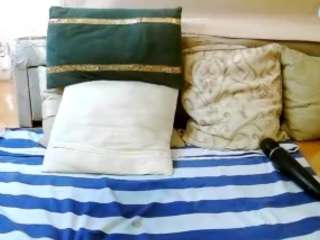 SquirtyMayaGold live webcam show
