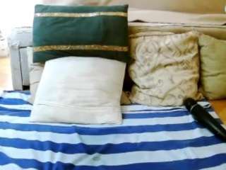SquirtyMayaGold live webcam show
