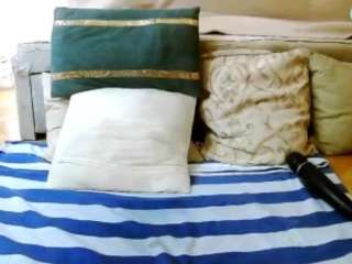 SquirtyMayaGold live webcam show