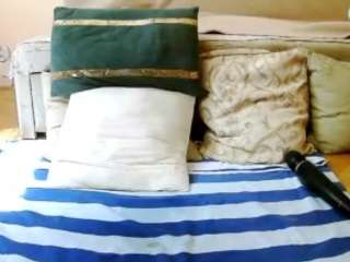 SquirtyMayaGold live webcam show