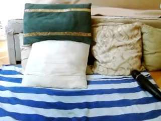 SquirtyMayaGold live webcam show