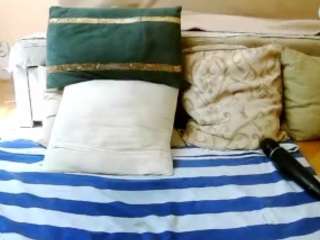 SquirtyMayaGold live webcam show