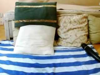 SquirtyMayaGold live webcam show