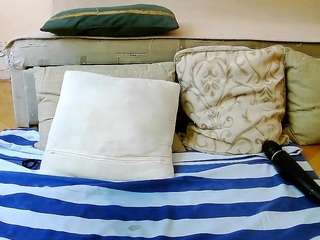 SquirtyMayaGold live webcam show
