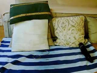 SquirtyMayaGold live webcam show