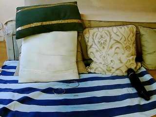 SquirtyMayaGold live webcam show