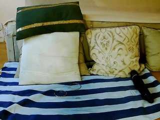 SquirtyMayaGold live webcam show