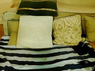 SquirtyMayaGold live webcam show