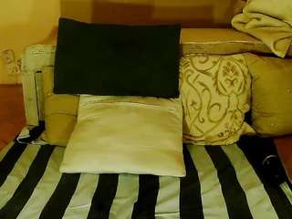 SquirtyMayaGold live webcam show