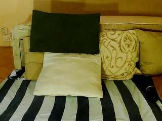SquirtyMayaGold live webcam show