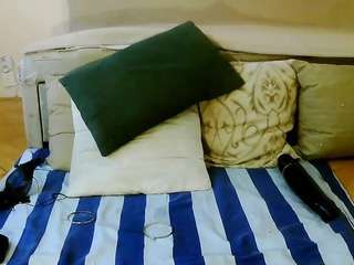 SquirtyMayaGold live webcam show