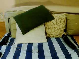 SquirtyMayaGold live webcam show