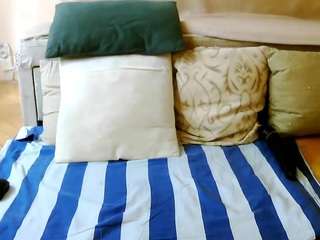 SquirtyMayaGold live webcam show