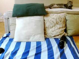 SquirtyMayaGold live webcam show
