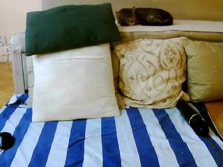 SquirtyMayaGold live webcam show