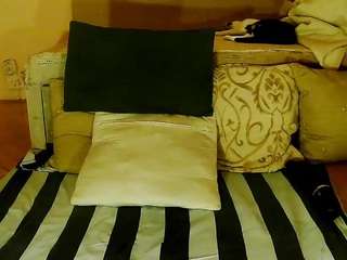 SquirtyMayaGold live webcam show