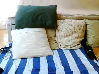 SquirtyMayaGold live webcam show