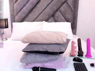 valerypretty-1 Live Webcam on CamSoda