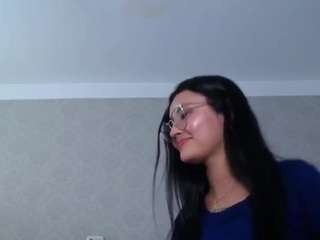 antonellasweetlittle's Cam show and profile