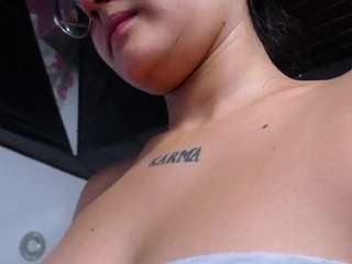 antonellasweetlittle webcam model